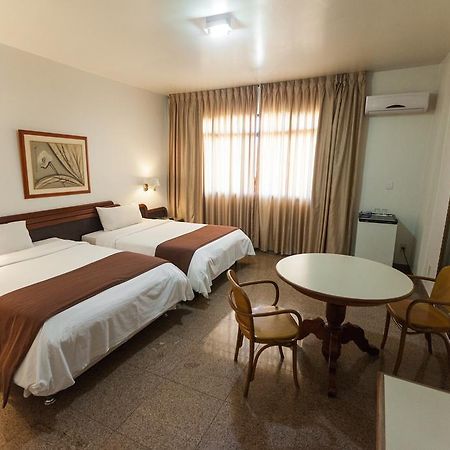 Dimas Lessa Hotel Монтис Кларос Екстериор снимка