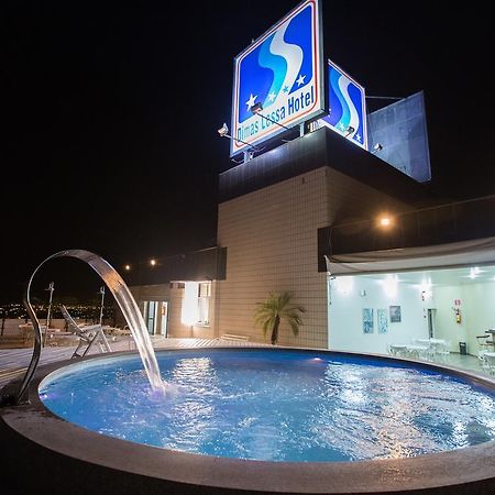 Dimas Lessa Hotel Монтис Кларос Екстериор снимка