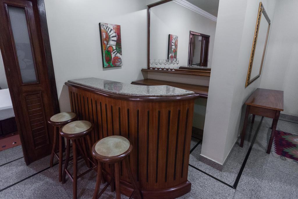 Dimas Lessa Hotel Монтис Кларос Екстериор снимка