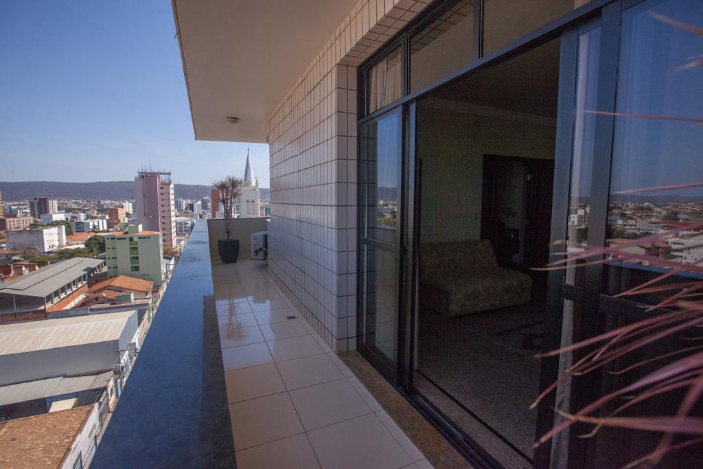 Dimas Lessa Hotel Монтис Кларос Екстериор снимка
