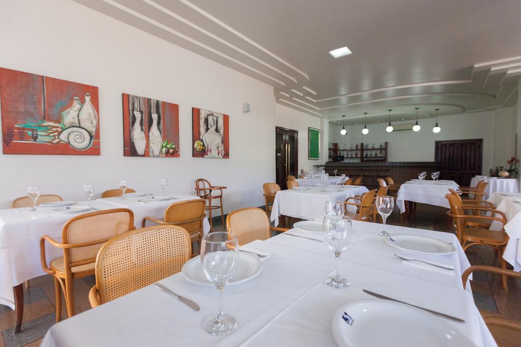 Dimas Lessa Hotel Монтис Кларос Екстериор снимка