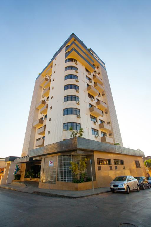Dimas Lessa Hotel Монтис Кларос Екстериор снимка