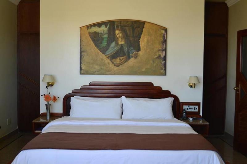 Dimas Lessa Hotel Монтис Кларос Екстериор снимка