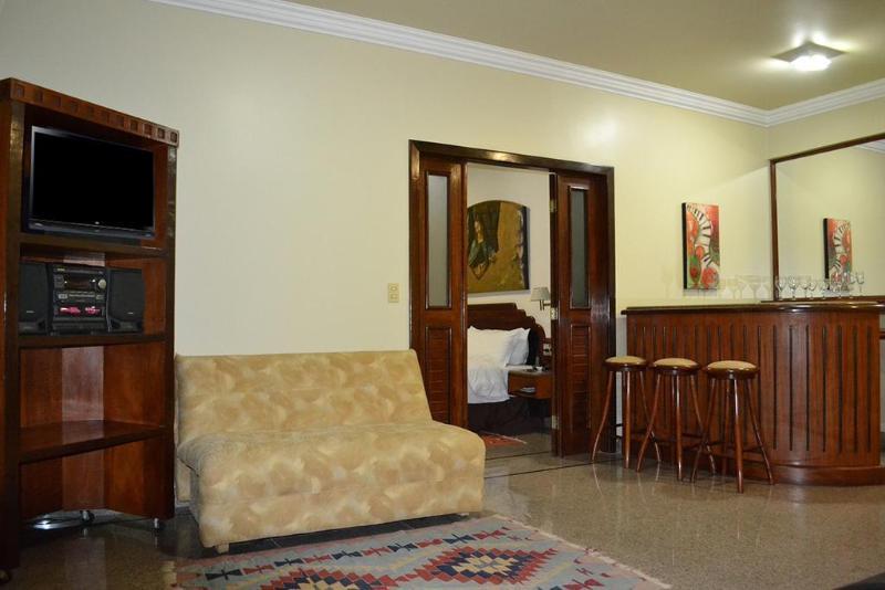 Dimas Lessa Hotel Монтис Кларос Екстериор снимка