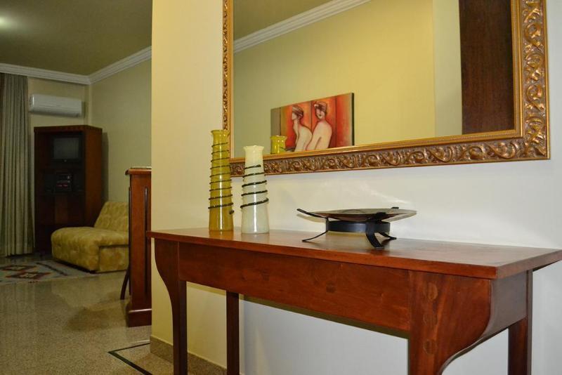 Dimas Lessa Hotel Монтис Кларос Екстериор снимка